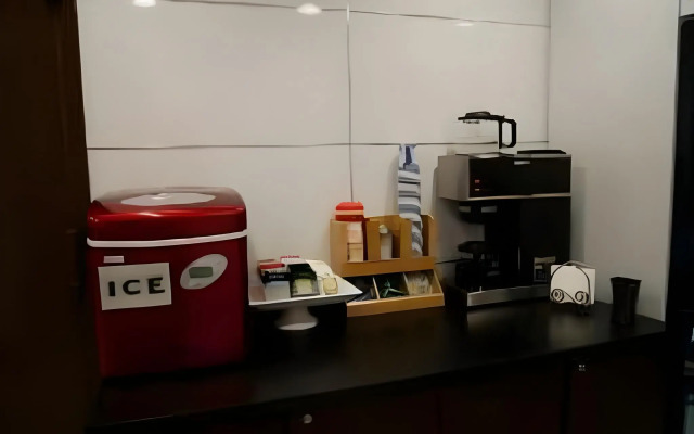 Flushing Central Hotel 88