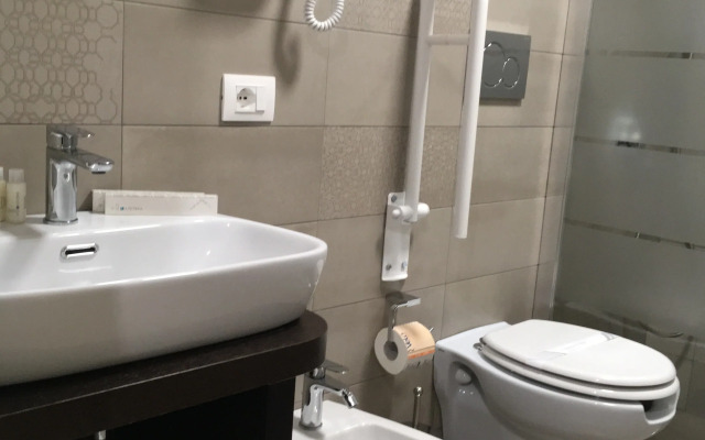 8 Room Hotel