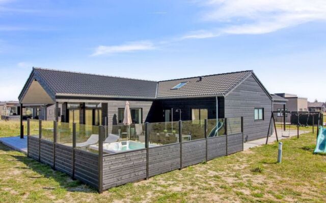 "Tom" - 950m from the sea in NW Jutland