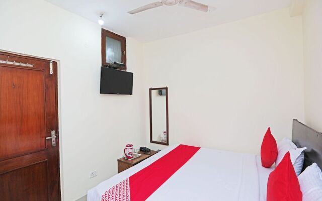 Gulshan Deluxe by OYO Rooms