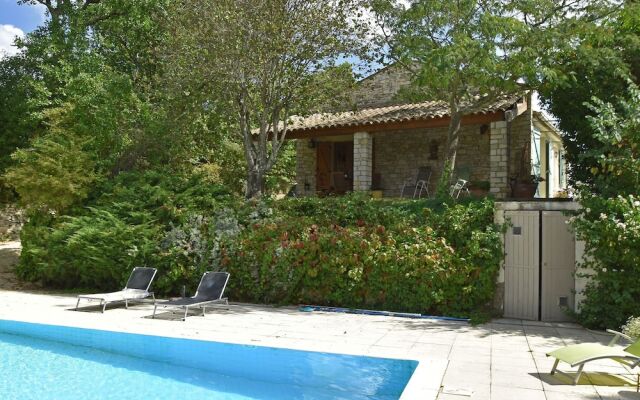 Modern Holiday Home in Languedoc-roussillon With Pool