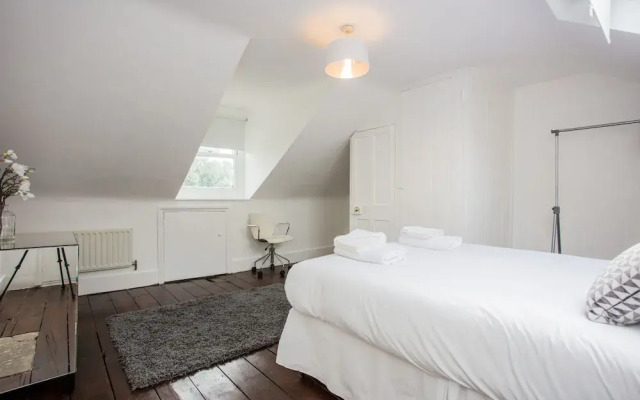 Stunning 3 Bedroom House in Clapham Manor