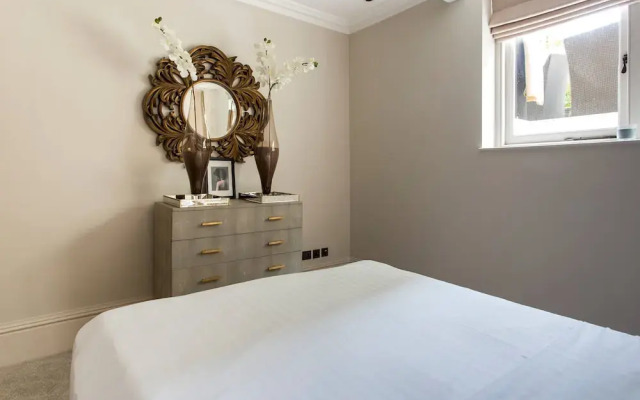 Nevern Square VIII by onefinestay