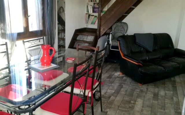 House With 3 Bedrooms in Villeneuve, With Enclosed Garden and Wifi