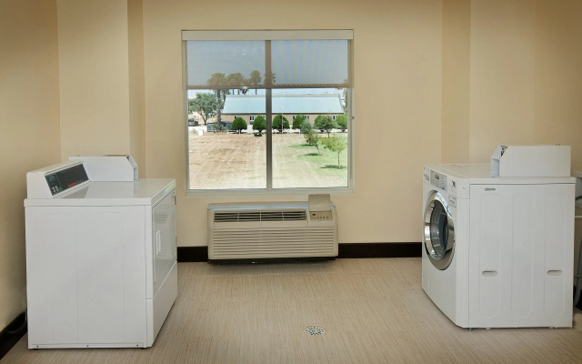 Holiday Inn Express Hotel & Suites Pearsall by IHG