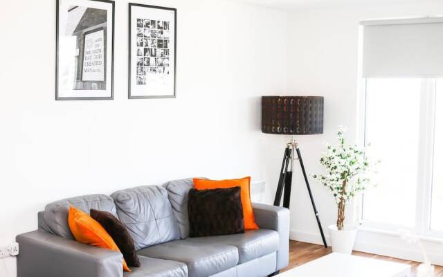 Bright 2BR Apartments Quays