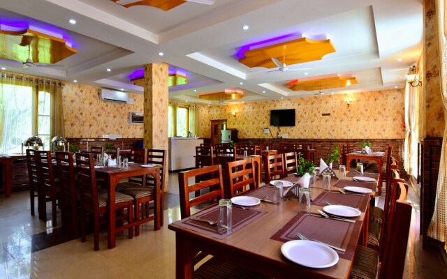 Oyo 36558 Hotel Raxit Inn