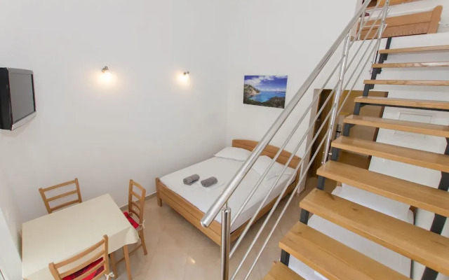 Anka - Amazing Location - SA4