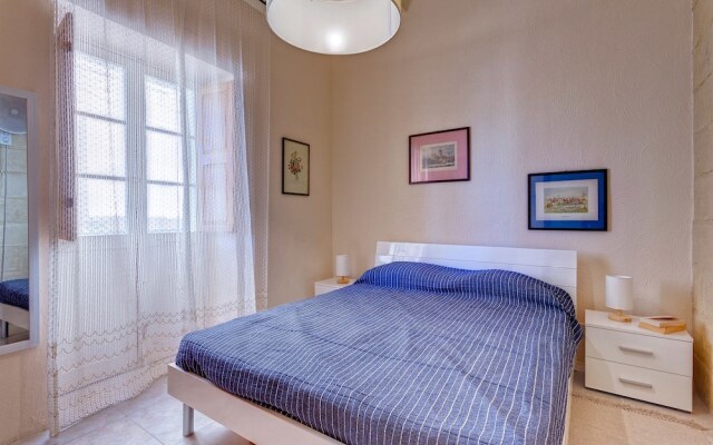 Traditional Maltese Townhouse, Roof Terrace and Views