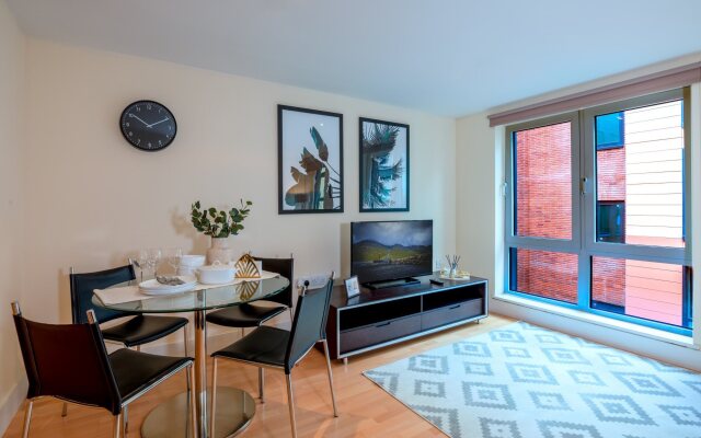 Sir John Lyon House Apartments By Squa.Re