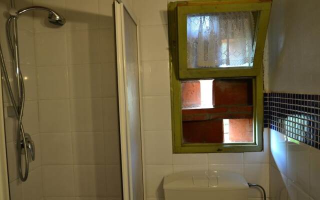 Amazing Farmhouse in Montecatini Terme with Hot Tub