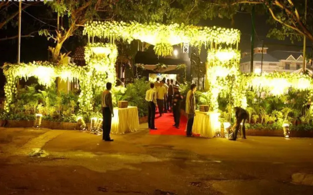 Celebrity Club & Resort