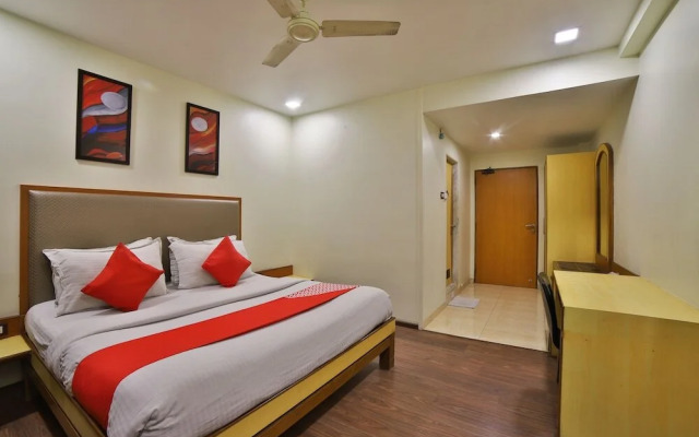 Hotel The Emerald by OYO Rooms