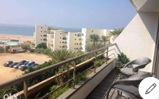 Stunning 2-bed Apartment in Siwar Complex sea View