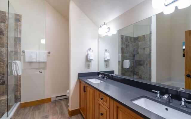 Bear Creek Lodge 410 4 Bedroom Condo by Alpine Lodging Telluride