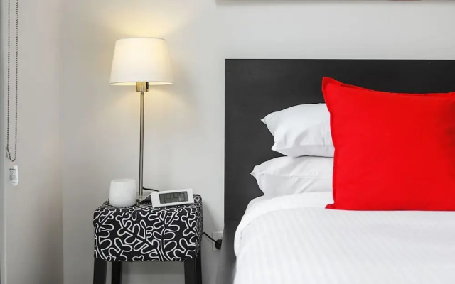 2 bed Apartment in Trendy Collingwood