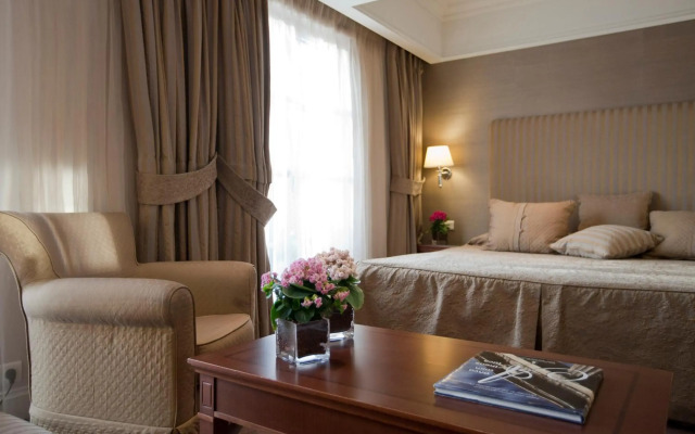 Hera Hotel