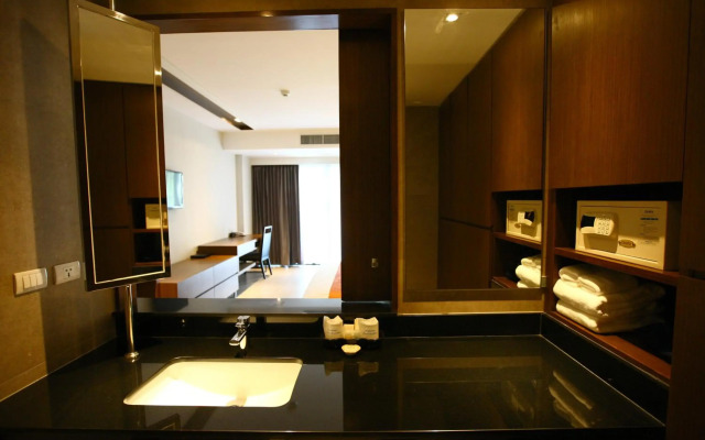 Season Five Hotel