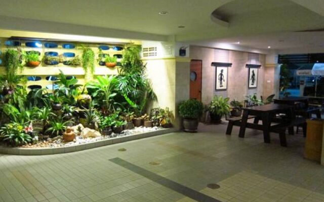 Hi Season Hotel