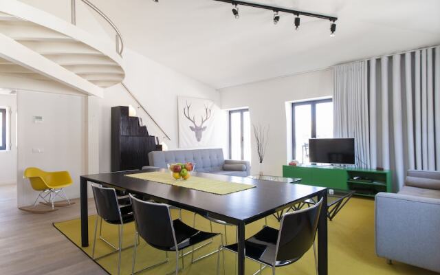 JOIVY Lux & Spacious 1BR home w/ huge terrace, 5mins to Academy of Sciences