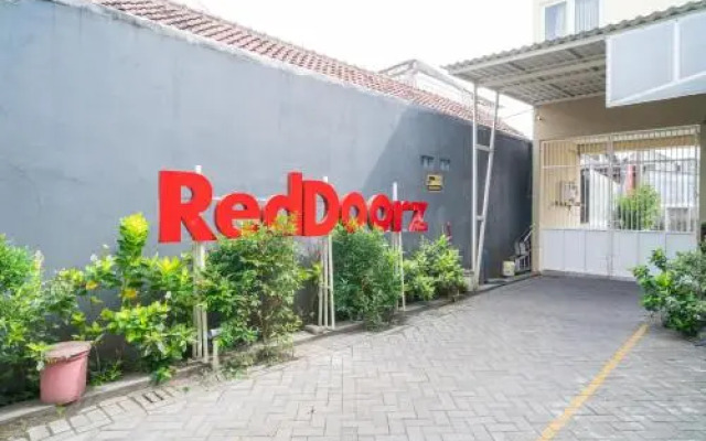 RedDoorz near Suncity Mall Sidoarjo