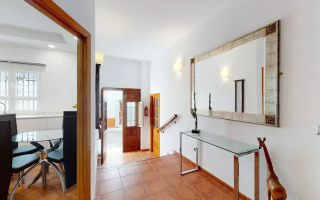 5 Bedroom-privatepool-balcony-sea View-nerja