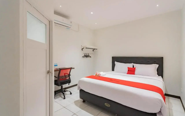 RedDoorz Plus @ Pakuan Residence Tajur