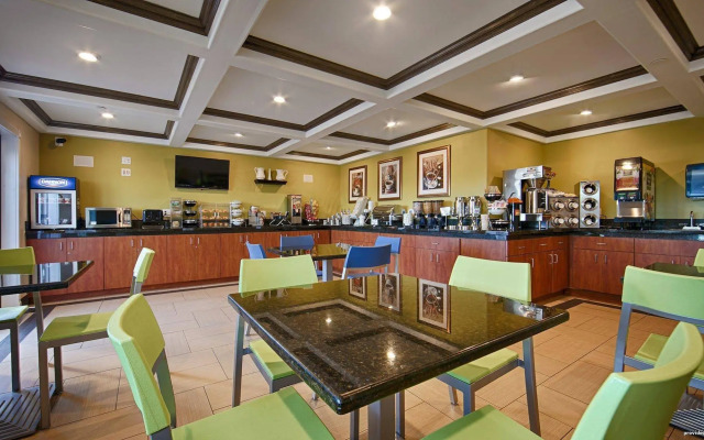 Best Western Antelope Inn & Suites