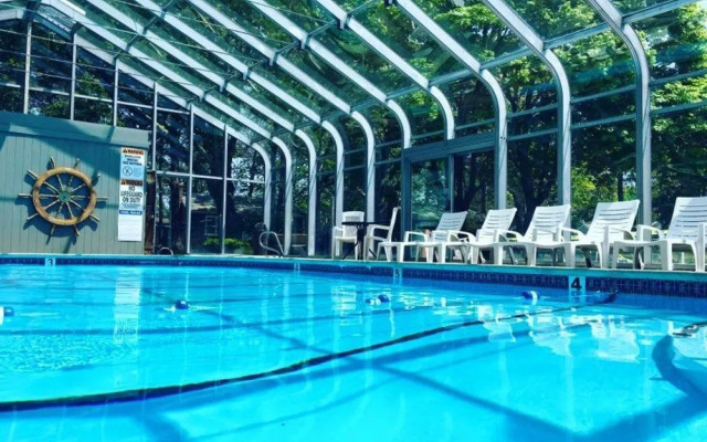 Colonial Village Motel and Cottages