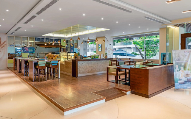 A La Carte Da Nang Beach