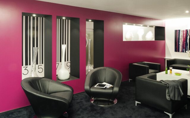 Louise Hotel