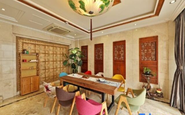 YIhe Lianhua Yanying Hotel
