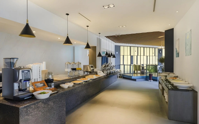 Luston Villa & Hotel