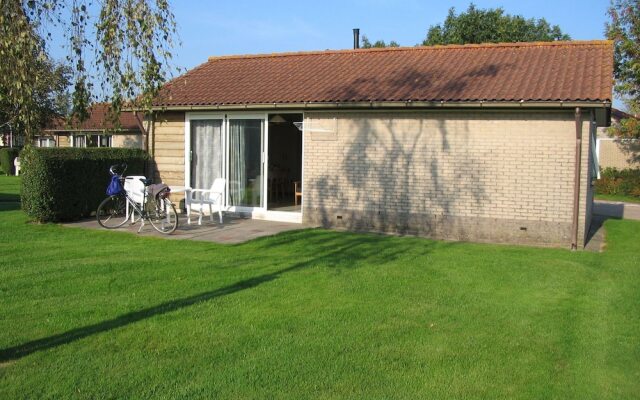Detached Bungalow With a Terrace, Near Small Beach