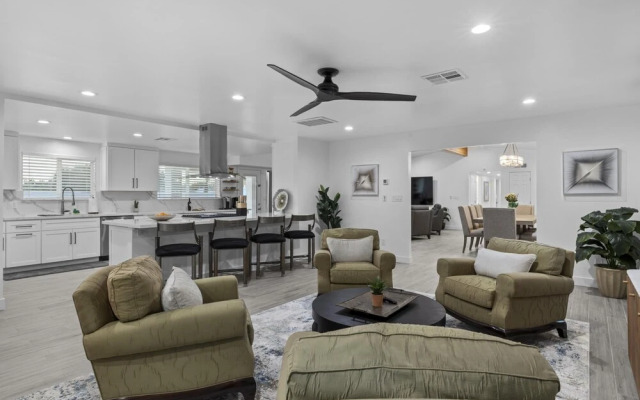 Desert Willow Pool Spa Firepit Putting Green