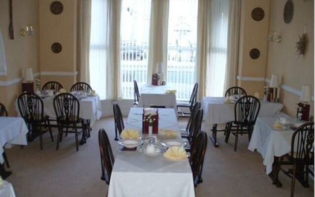 Whitworth Falls Hotel