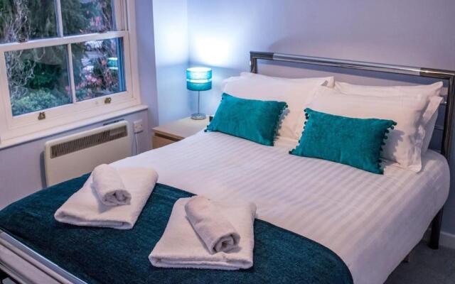 Warehouse Apartment-1 King Bed, Sleeps 2