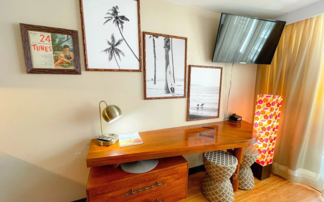 Bamboo 1002 Condo by RedAwning