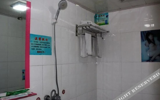 Yijia Hotel