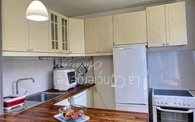 Bleu soleil joli studio rez-de-chaussée à EU