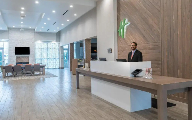 Holiday Inn and Suites Memphis Southeast Germantown
