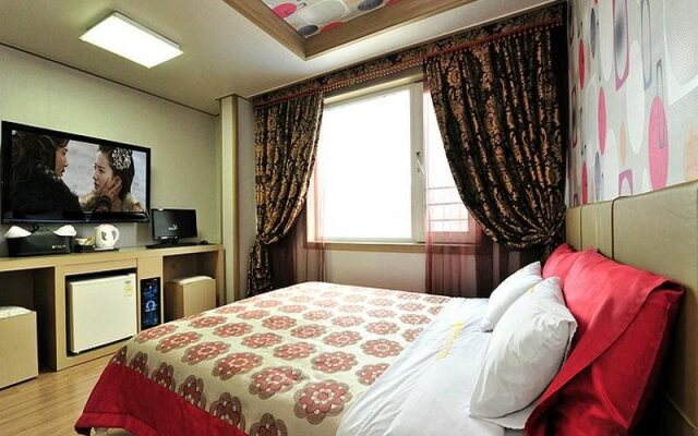Iris Hotel