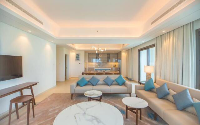 Luxurious 5 Bedroom Apartment - Full Ocean view