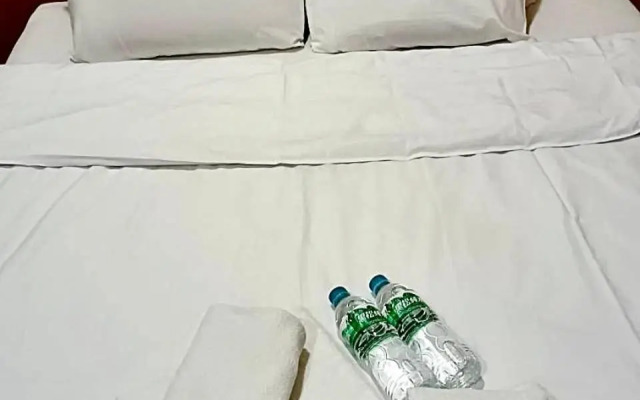 Yinglun Hotel