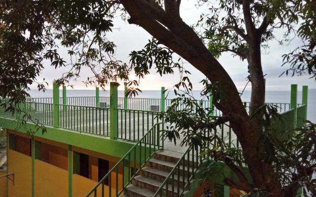 Meaco Hotel - Anilao