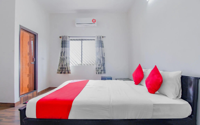 SKL Grand Rooms by OYO Rooms