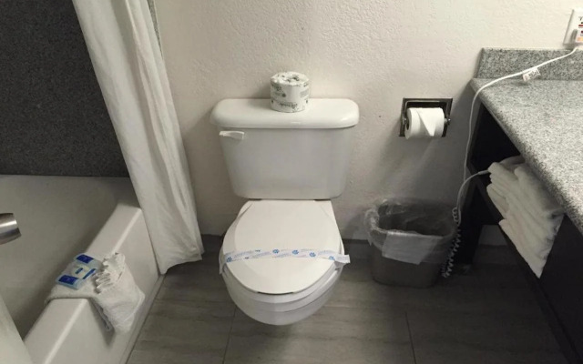 Motel 6 Oceanside, CA Marina / Camp Pendleton