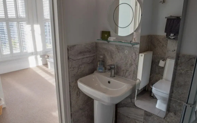 Toothbrush Apts - Ipswich Fonnereau Road