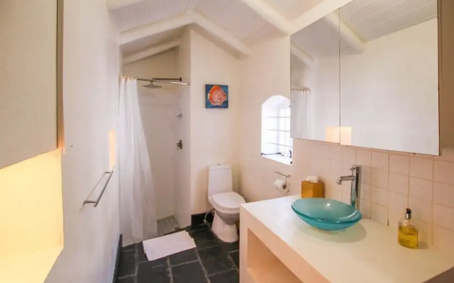 Relax by the pool, minutes from the beach - Toad Hall by BSL Rentals
