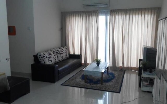 8 O Clock Lodge Condo Bandar Utama